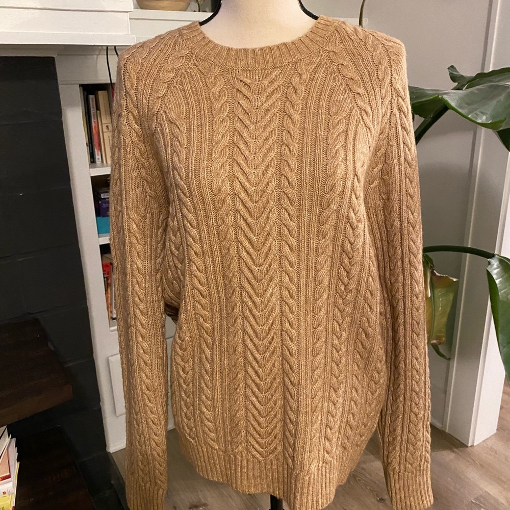 MENS BANANA REPUBLIC TAN SWEATER